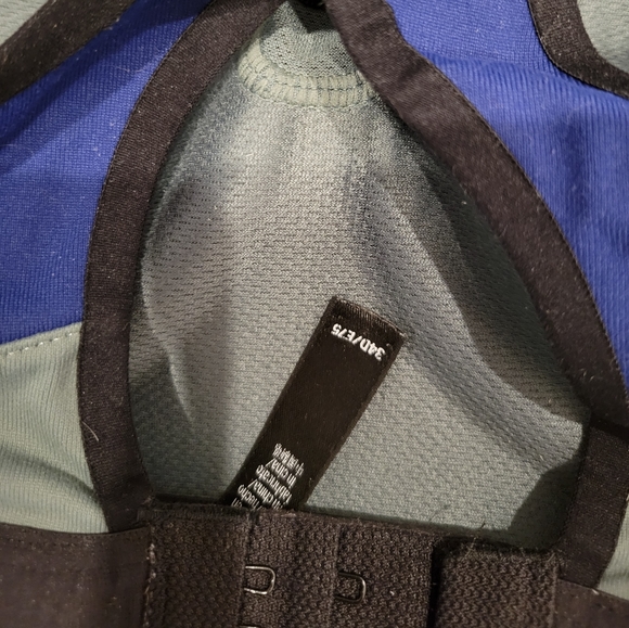 Victoria Secret Underwire Sports bra - Picture 3 of 3